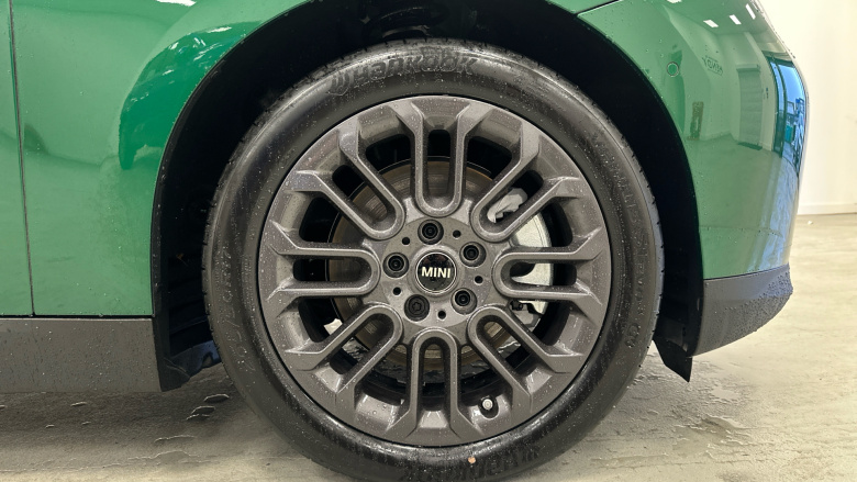 MINI Cooper 135kW E Exclusive [Level 2] 41kWh 3dr Auto Electric Hatchback